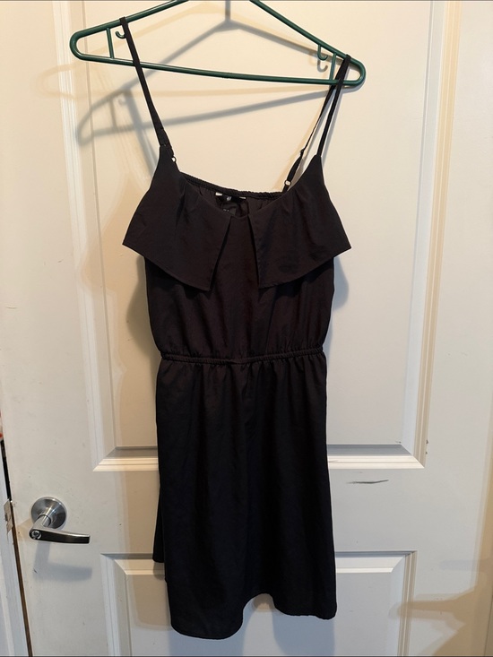 H&M Dresses & Skirts - H&M Black Ruffle-Front Mini Sundress